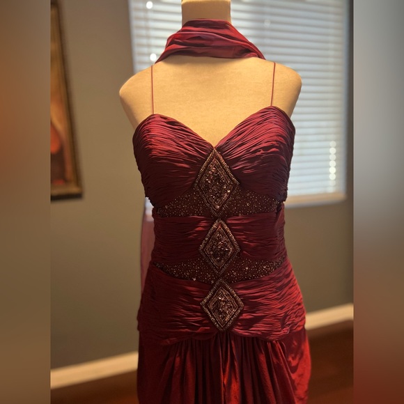 100% Silk Elegant Burgundy Evening Gown With Shaw . EUC - Picture 2 of 12